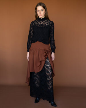 Skirt with lace