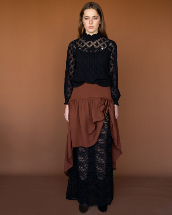 Skirt with lace