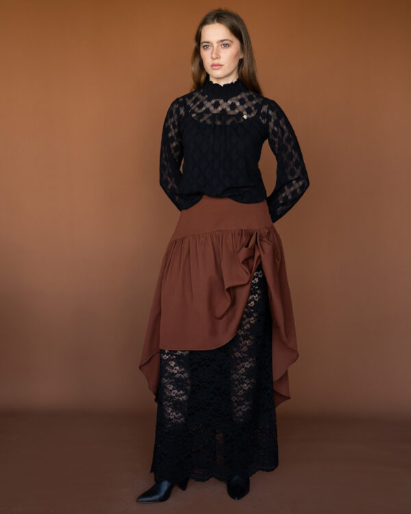 Skirt with lace